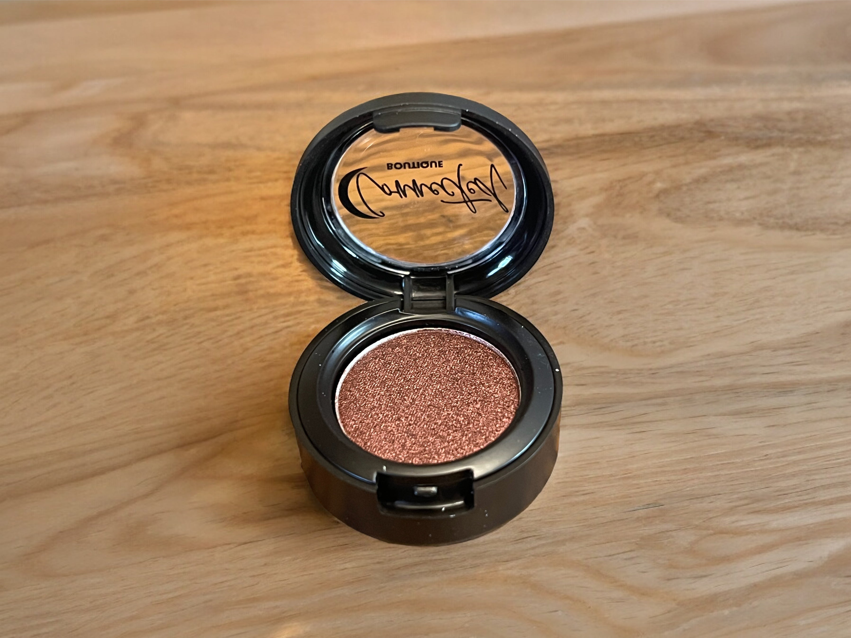 Admiration - Brown Shimmer single eyeshadow